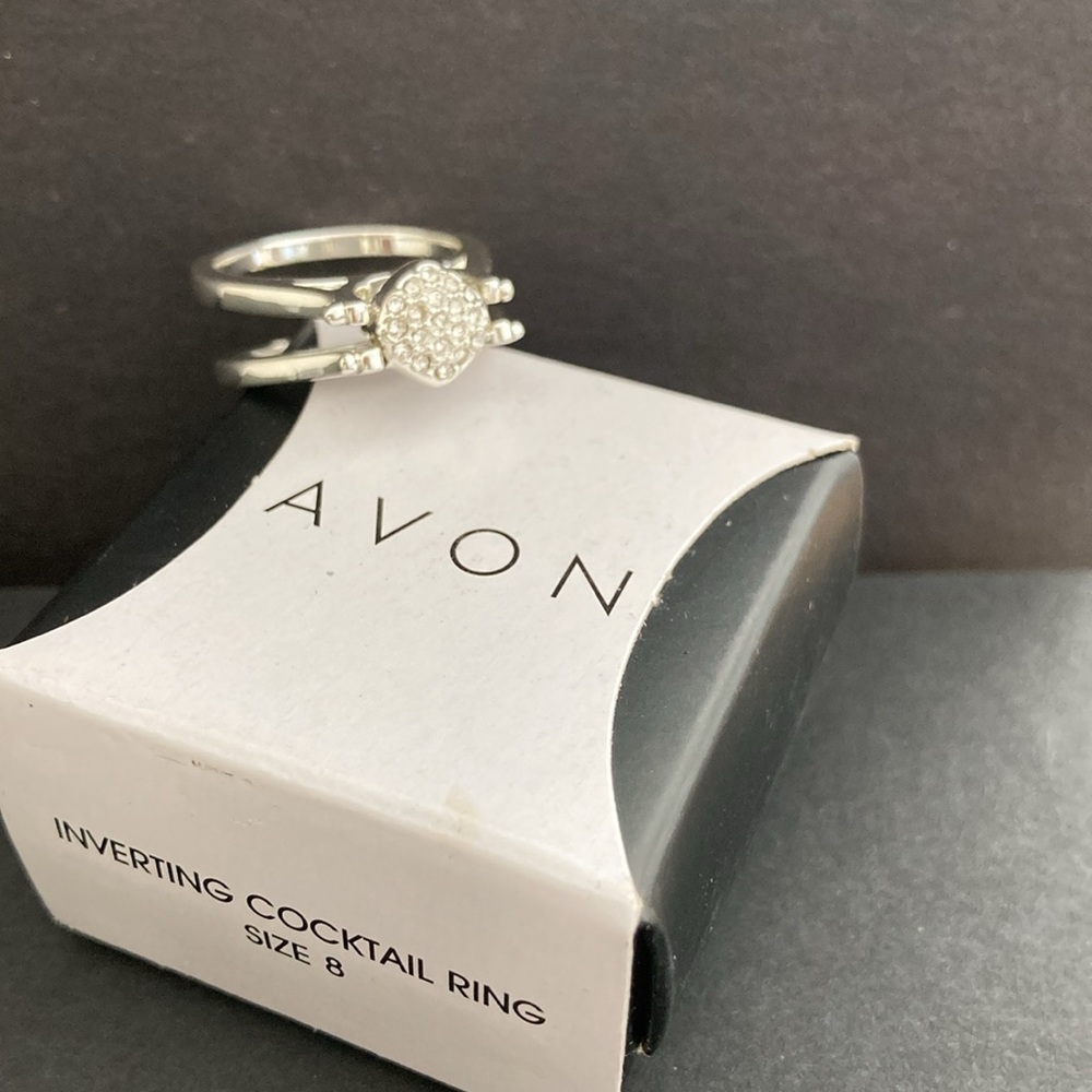 Avon Jewelry, Inverting Cocktail SilverTone Pave/Faceted Rhinestone 8 Ring R-2 - Picture 12 of 12